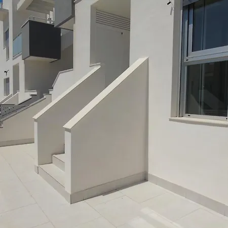 Groundfloor Amay Punta Prima דירה *